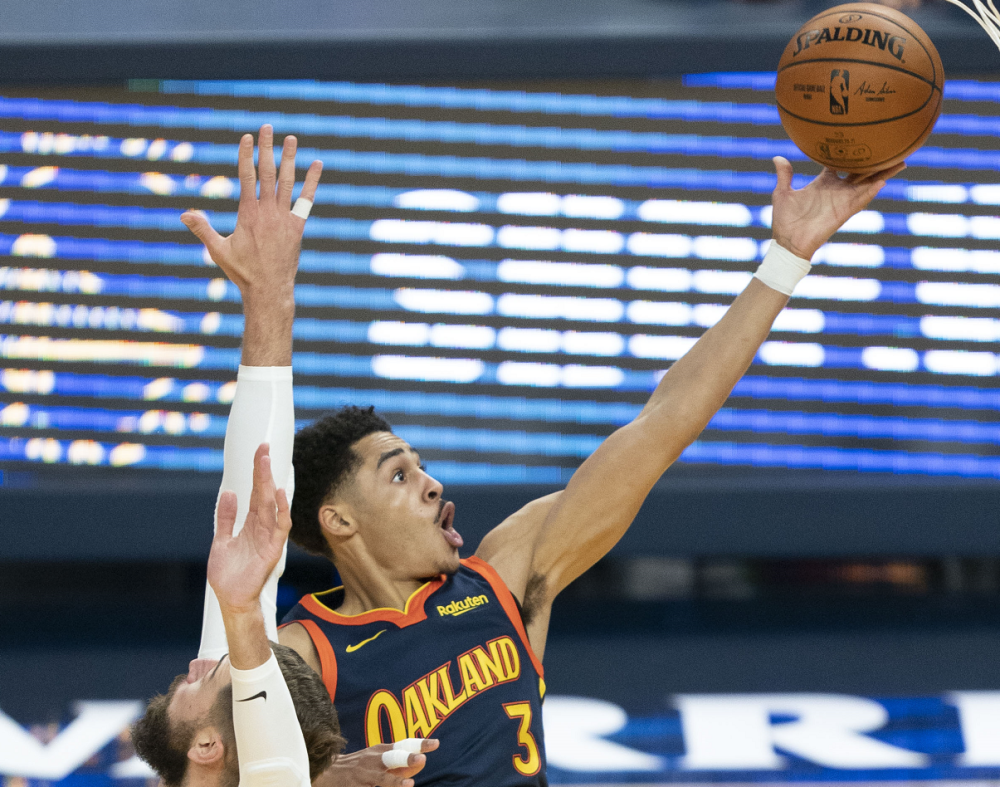 乐竞体育-包含清晨莱比锡备战法国杯，绝杀压哨细节曝光，质疑声仍在，赛程密集仍需轮换的词条